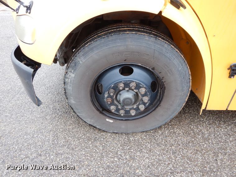 image for item GE9125 2007 Freightliner Thomas school bus