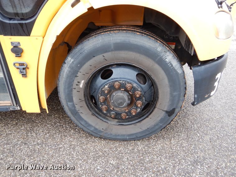 image for item GE9125 2007 Freightliner Thomas school bus