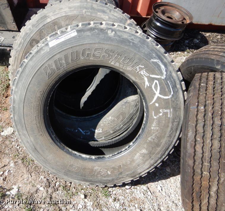 image for item GE9136 Tires and wheels