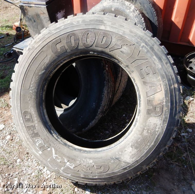 image for item GE9136 Tires and wheels