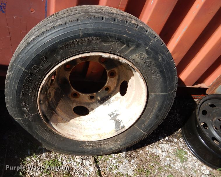 image for item GE9136 Tires and wheels