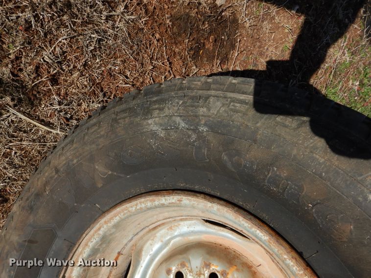 image for item GE9136 Tires and wheels