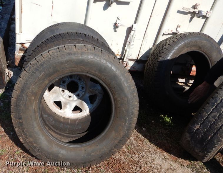 image for item GE9136 Tires and wheels