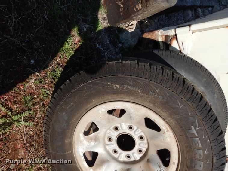 image for item GE9136 Tires and wheels