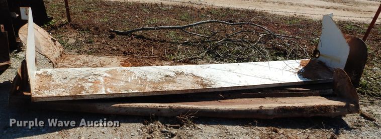 image for item GE9143 Rear aprons