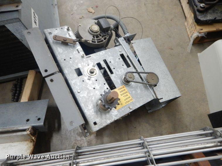 image for item GG9555 Overhead garage door