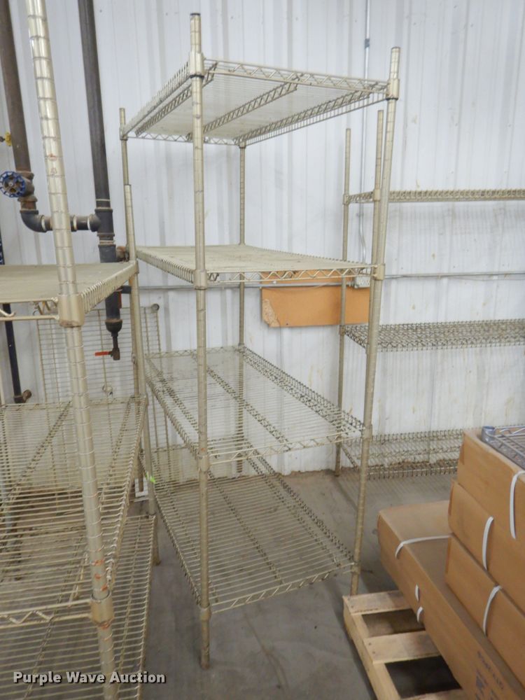 image for item GG9566 Metal shelving