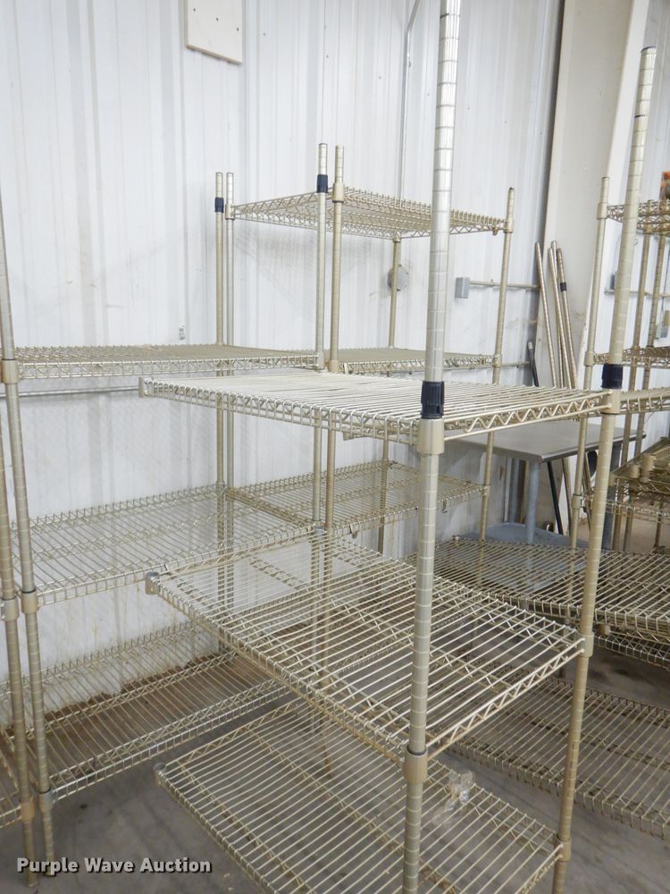 image for item GG9566 Metal shelving
