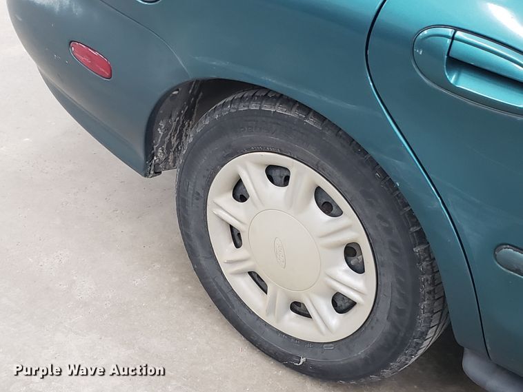 image for item GG9569 1998 Ford Taurus SE