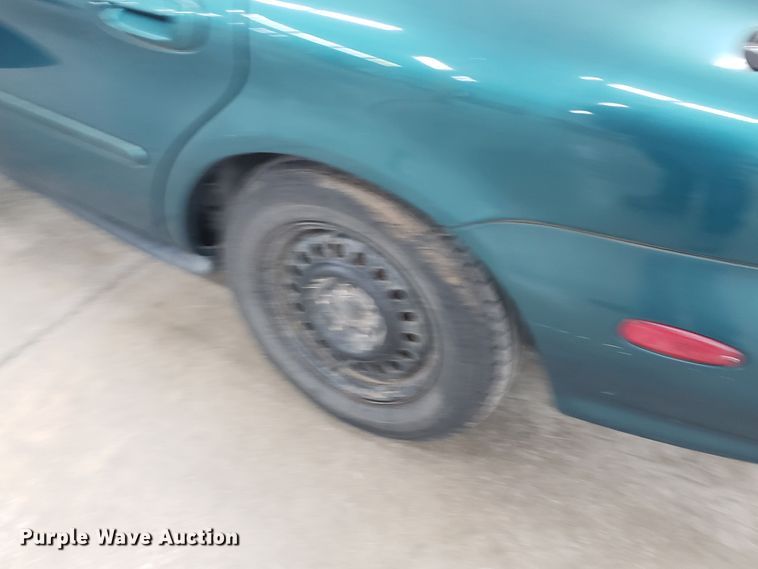 image for item GG9569 1998 Ford Taurus SE