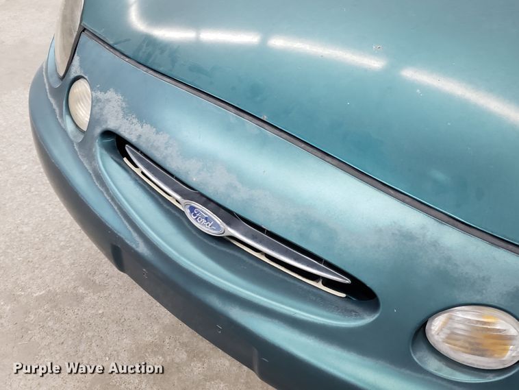 image for item GG9569 1998 Ford Taurus SE