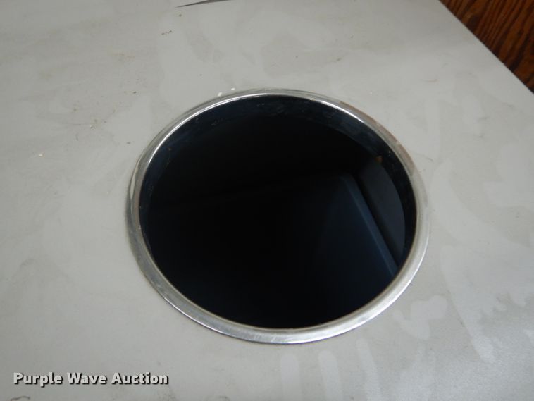 image for item GG9573 Storage units