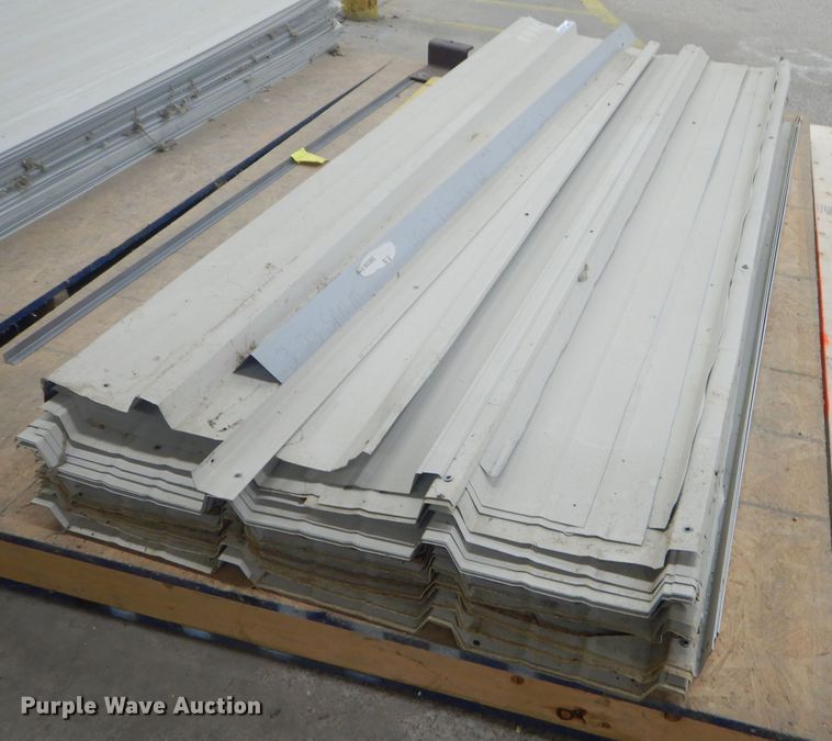 image for item GG9574 Approx. 102 pieces of sheet metal