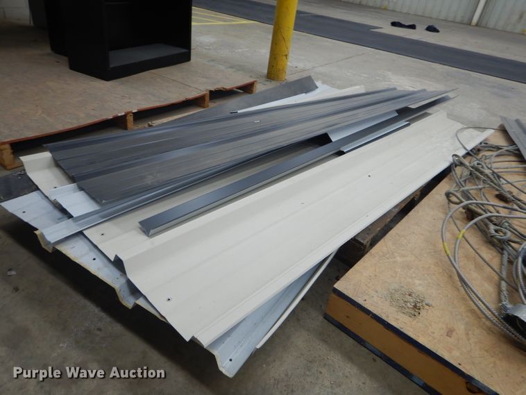image for item GG9574 Approx. 102 pieces of sheet metal