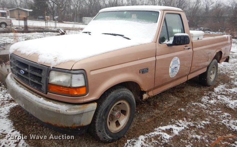 image for item GG9615 1994 Ford F150 pickup truck