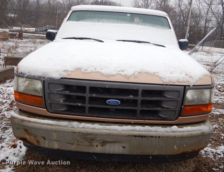 image for item GG9615 1994 Ford F150 pickup truck