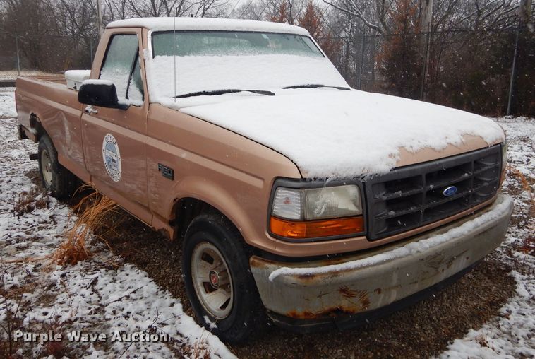 image for item GG9615 1994 Ford F150 pickup truck