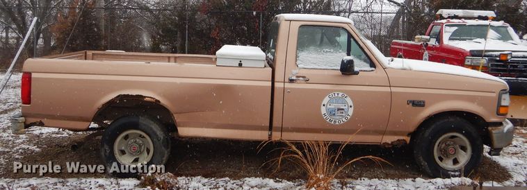 image for item GG9615 1994 Ford F150 pickup truck