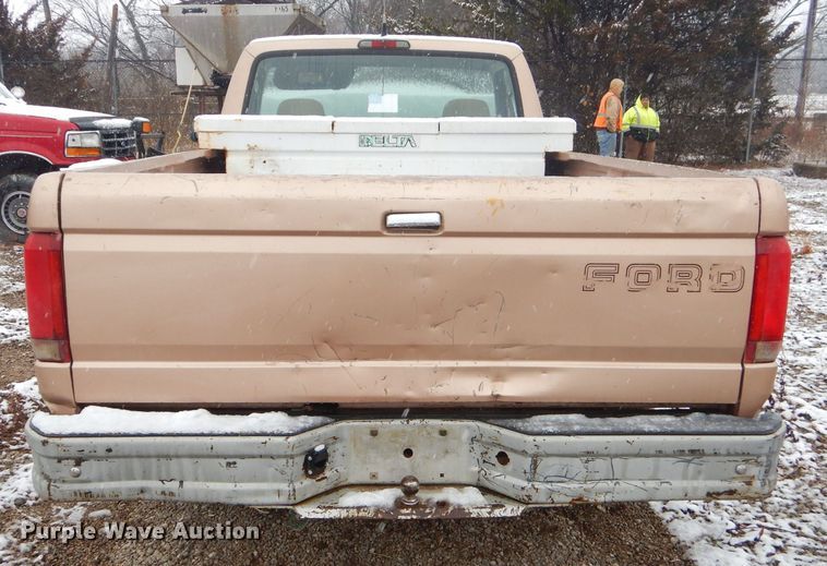 image for item GG9615 1994 Ford F150 pickup truck