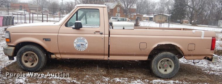 image for item GG9615 1994 Ford F150 pickup truck