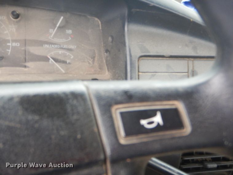 image for item GG9615 1994 Ford F150 pickup truck