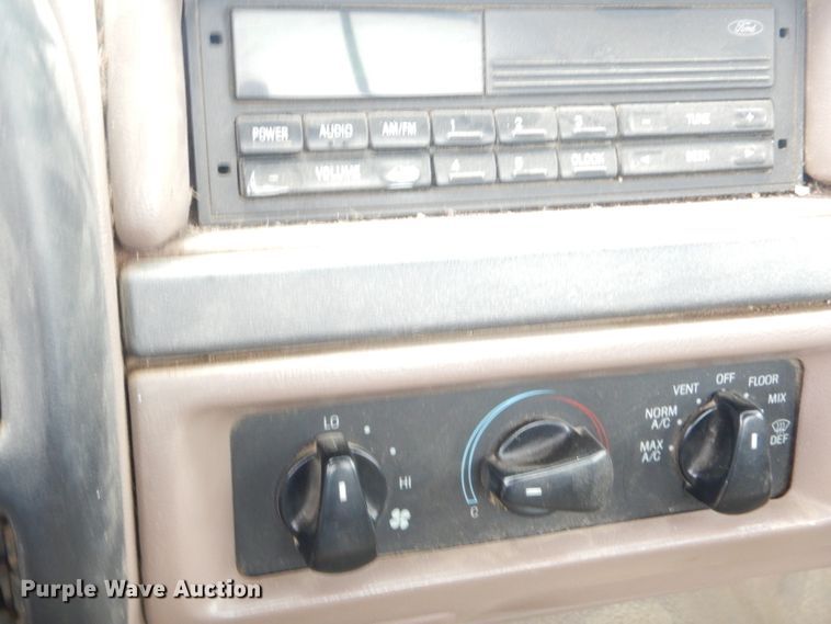 image for item GG9615 1994 Ford F150 pickup truck