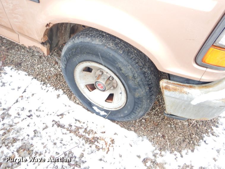 image for item GG9615 1994 Ford F150 pickup truck