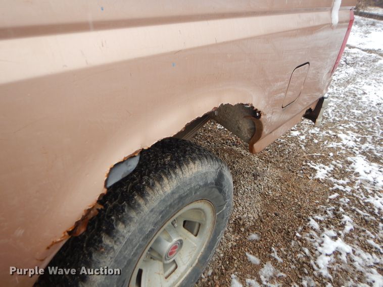 image for item GG9615 1994 Ford F150 pickup truck