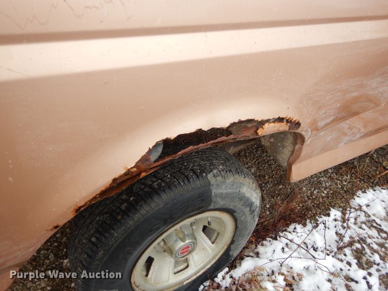 image for item GG9615 1994 Ford F150 pickup truck