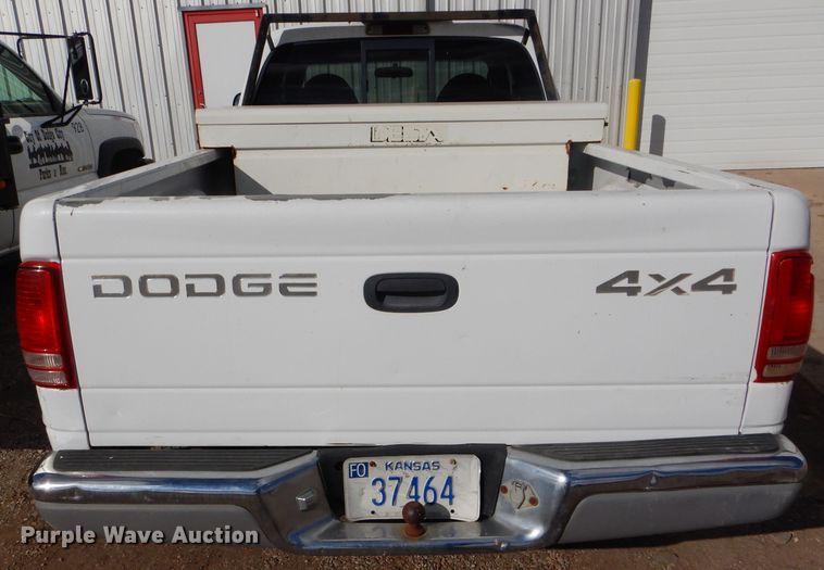 image for item GX9811 1998 Dodge Dakota SLT pickup truck