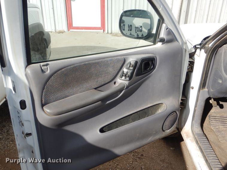 image for item GX9811 1998 Dodge Dakota SLT pickup truck