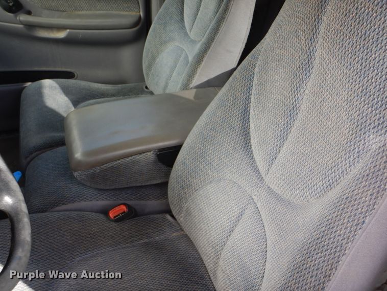 image for item GX9811 1998 Dodge Dakota SLT pickup truck