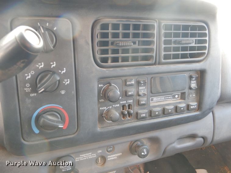 image for item GX9811 1998 Dodge Dakota SLT pickup truck