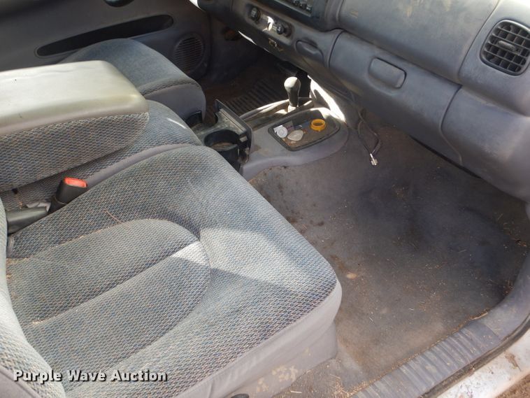 image for item GX9811 1998 Dodge Dakota SLT pickup truck
