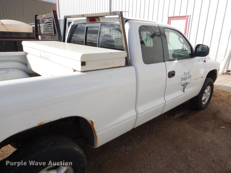 image for item GX9811 1998 Dodge Dakota SLT pickup truck