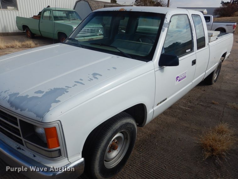 image for item GX9826 1988 Chevrolet Cheyenne 1500 Ext. Cab pickup truck