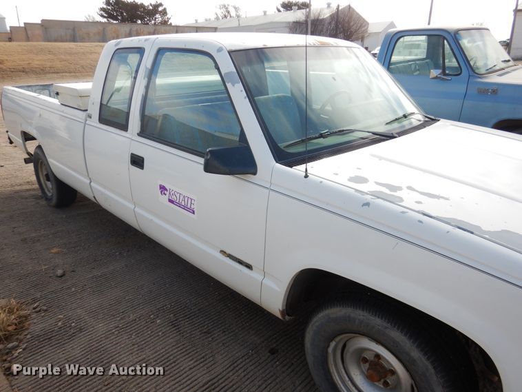 image for item GX9826 1988 Chevrolet Cheyenne 1500 Ext. Cab pickup truck