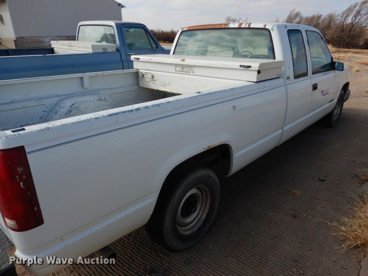 image for item GX9826 1988 Chevrolet Cheyenne 1500 Ext. Cab pickup truck