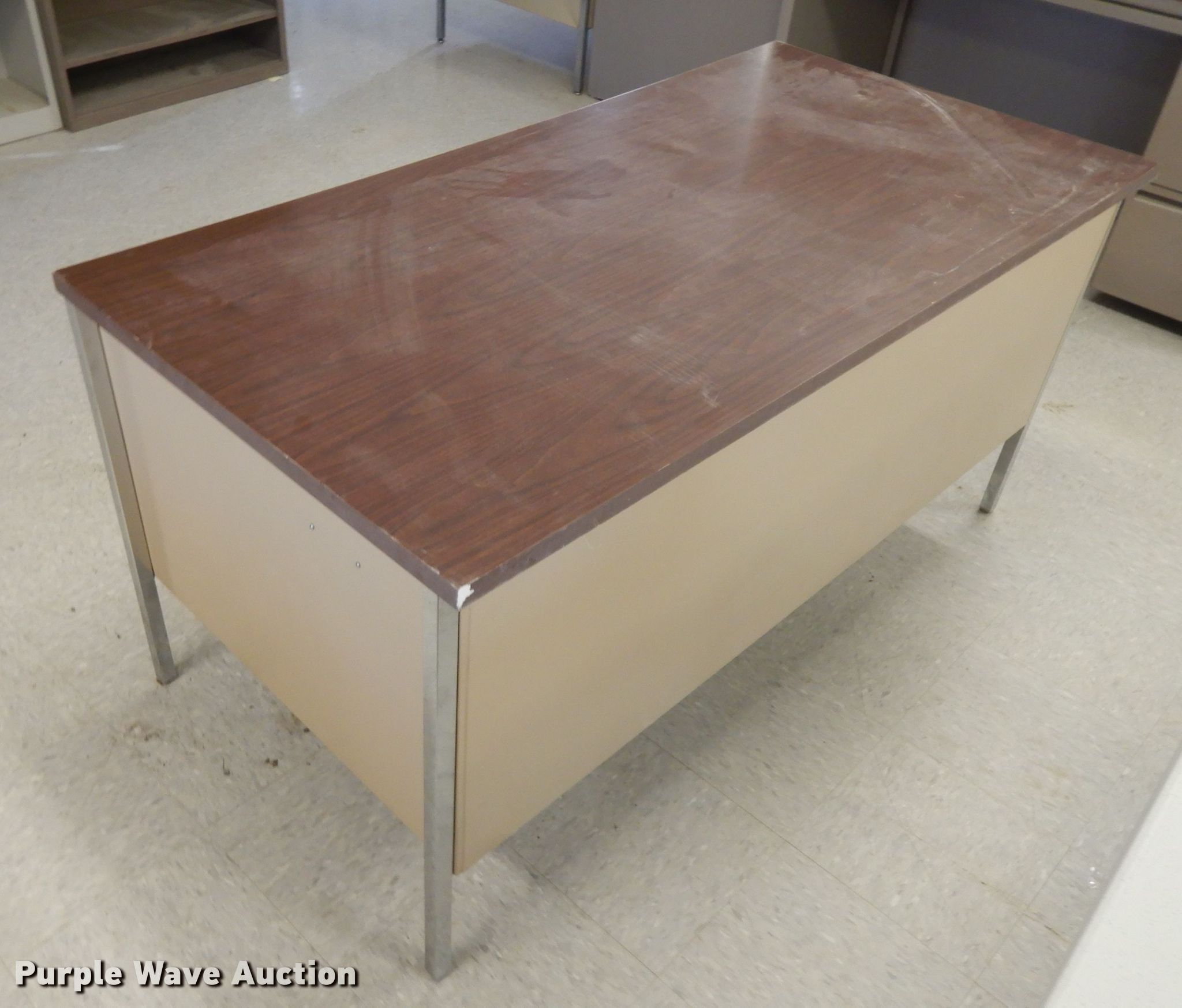 (3) desks in Lincoln, NE Item ER9880 sold Purple Wave