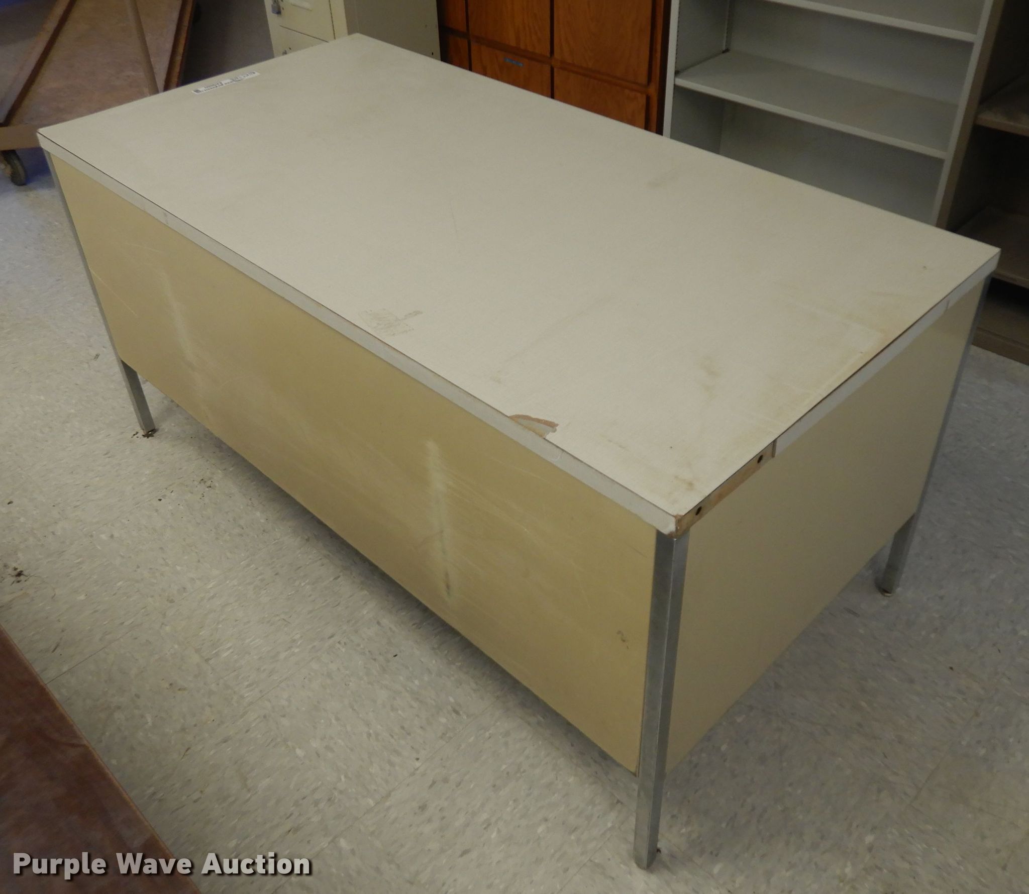 (3) desks in Lincoln, NE Item ER9880 sold Purple Wave