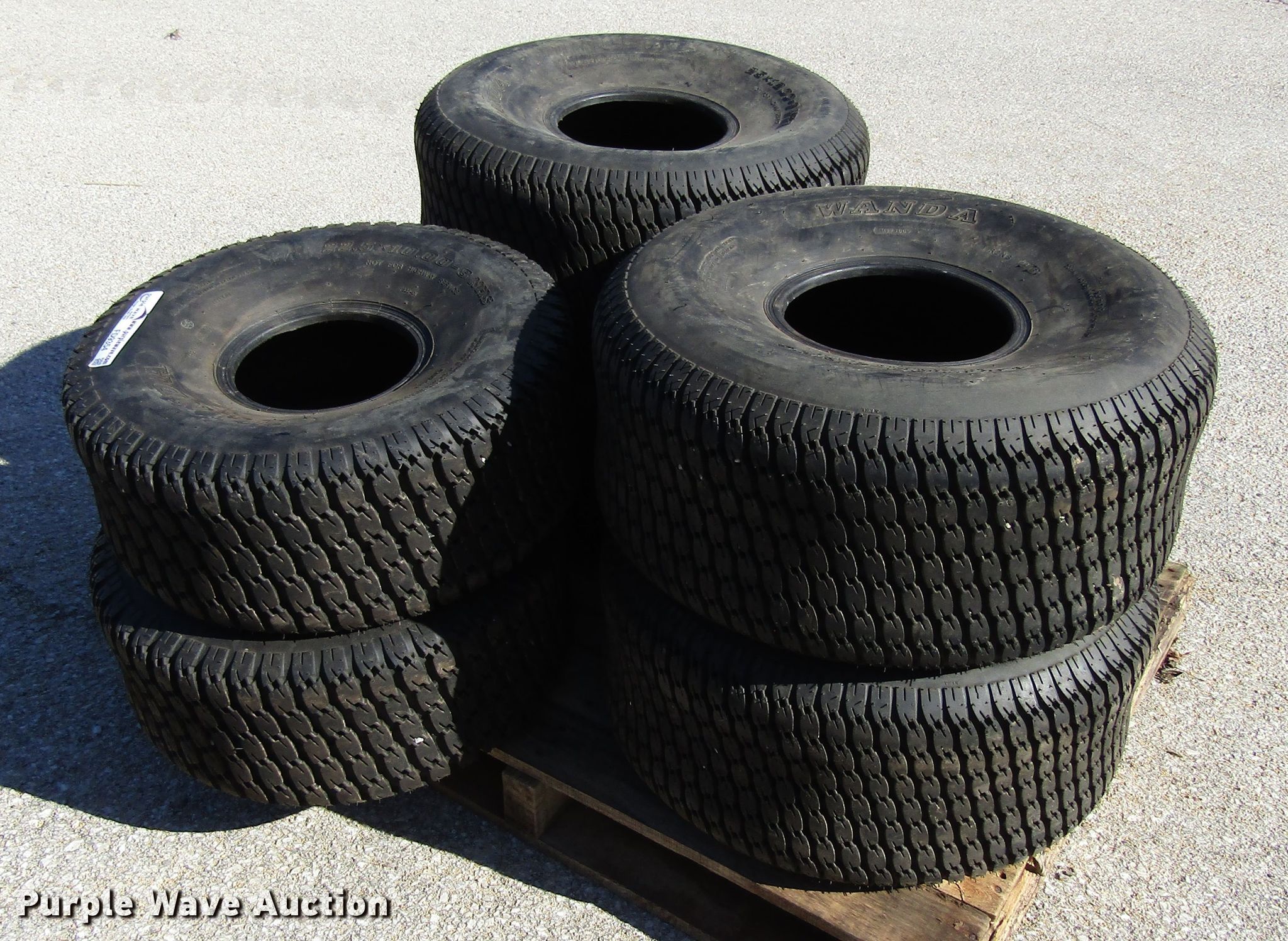 (6) tires in Davenport, IA Item FD9354 sold Purple Wave