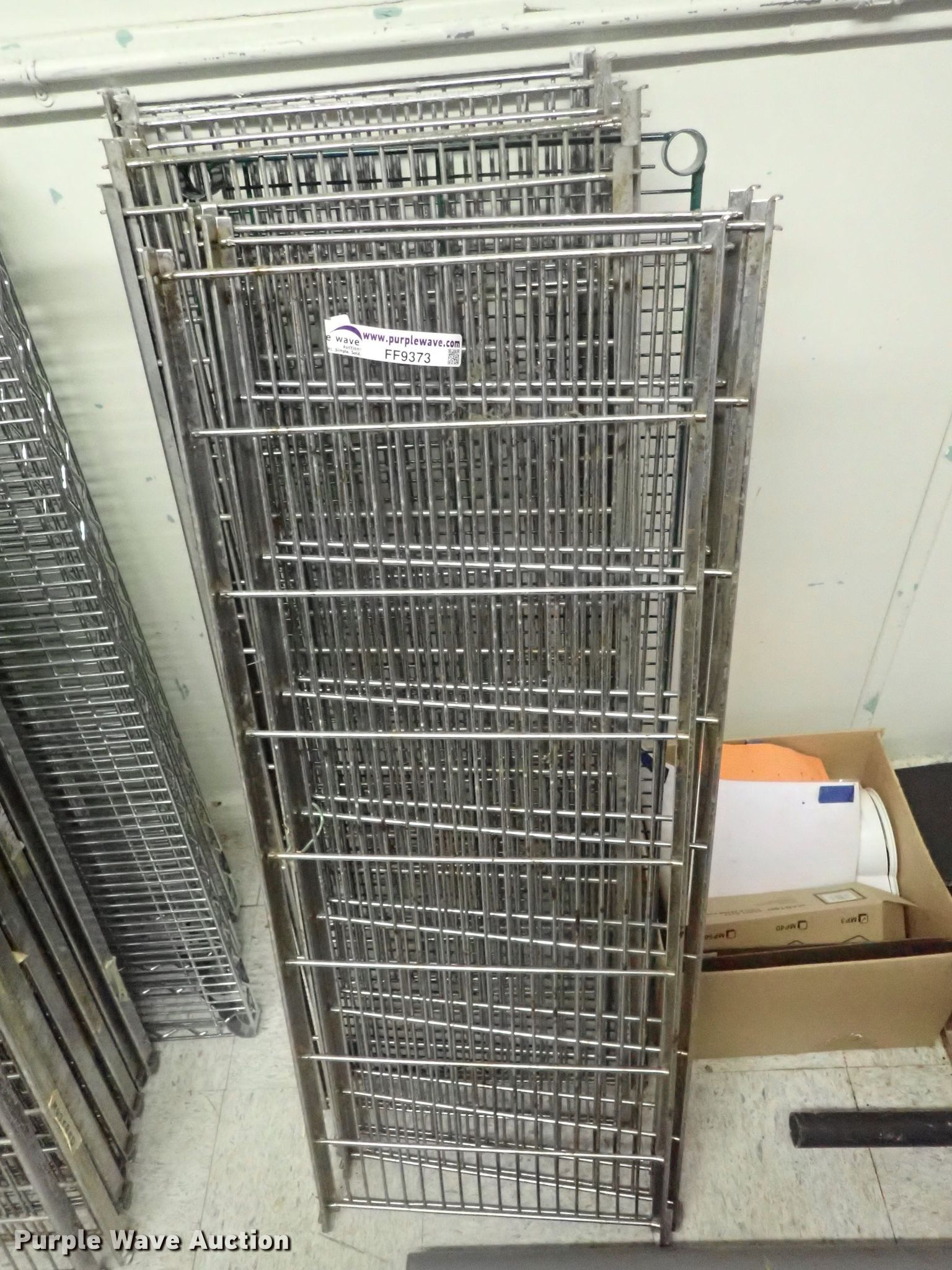 Wire racks in Hutchinson, KS | Item FF9373 sold | Purple Wave