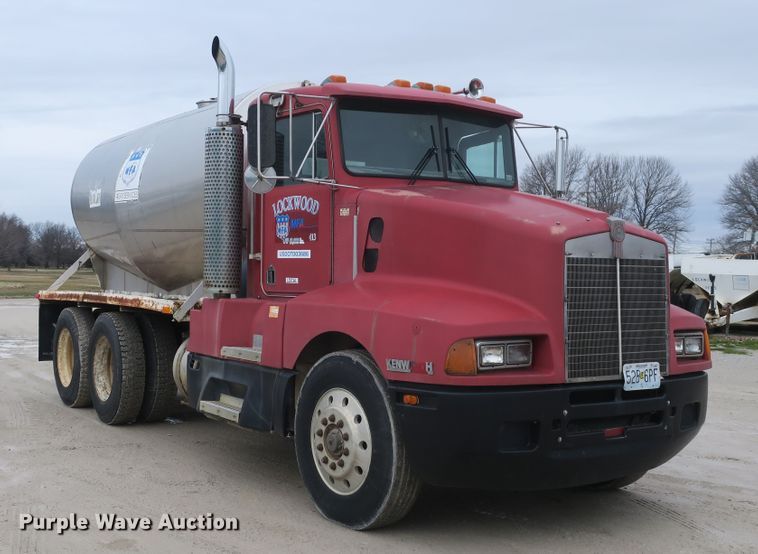 image for item DB10025 1986 Kenworth T600 tank truck