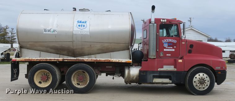 image for item DB10025 1986 Kenworth T600 tank truck