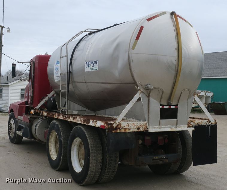 image for item DB10025 1986 Kenworth T600 tank truck