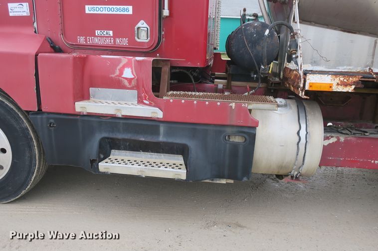 image for item DB10025 1986 Kenworth T600 tank truck