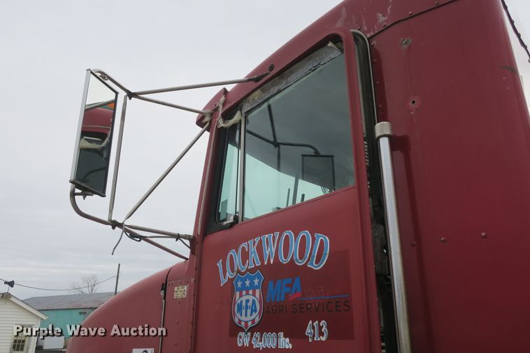 image for item DB10025 1986 Kenworth T600 tank truck