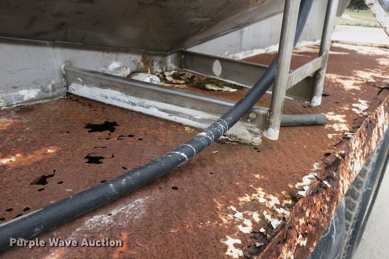 image for item DB10025 1986 Kenworth T600 tank truck