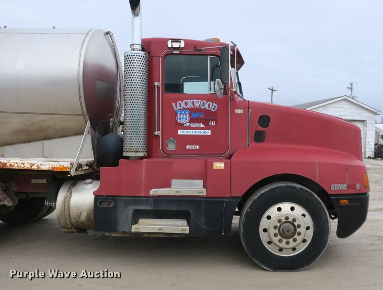 image for item DB10025 1986 Kenworth T600 tank truck