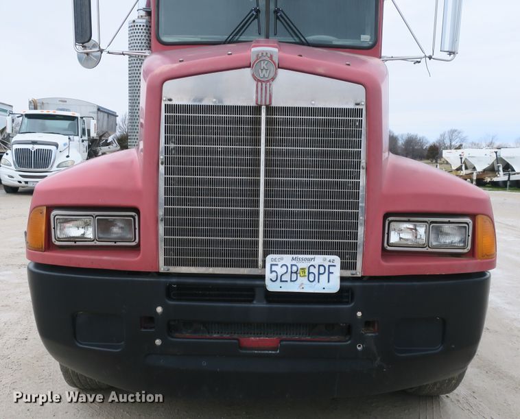 image for item DB10025 1986 Kenworth T600 tank truck